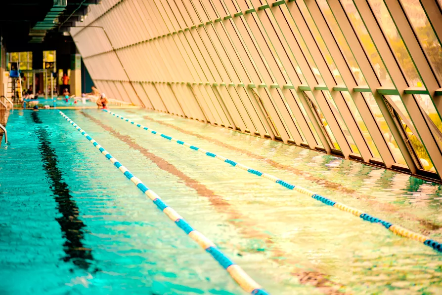 邓州成人混凝土钢结构游泳池项目